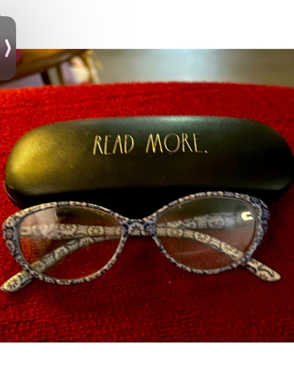 Rae DunnCat-Eye Reading Glasses in White/Black Paisley - Read More Case Included